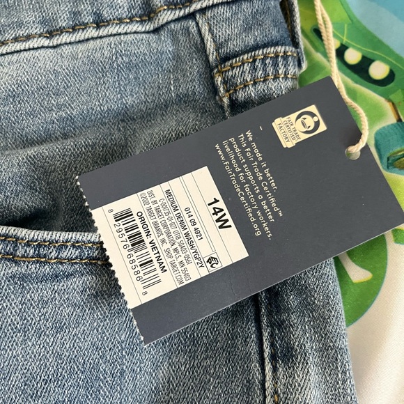 NWT Universal Thread High Rise Jeans - Picture 4 of 9